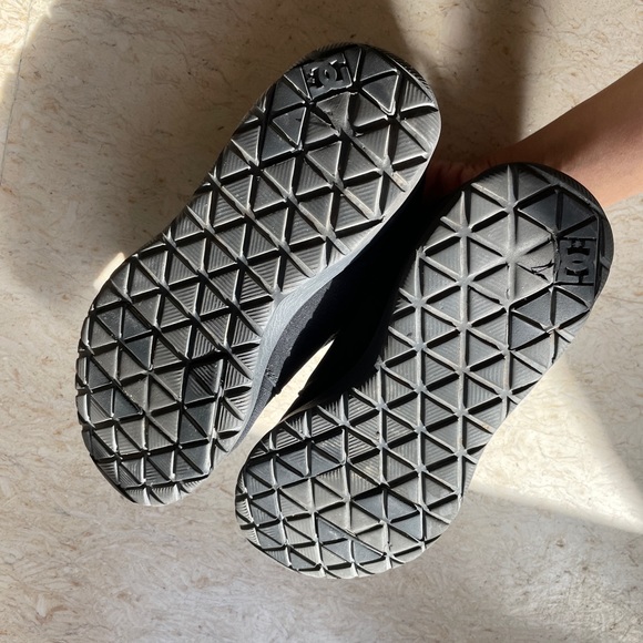 DC Black Shoes - Picture 16 of 17